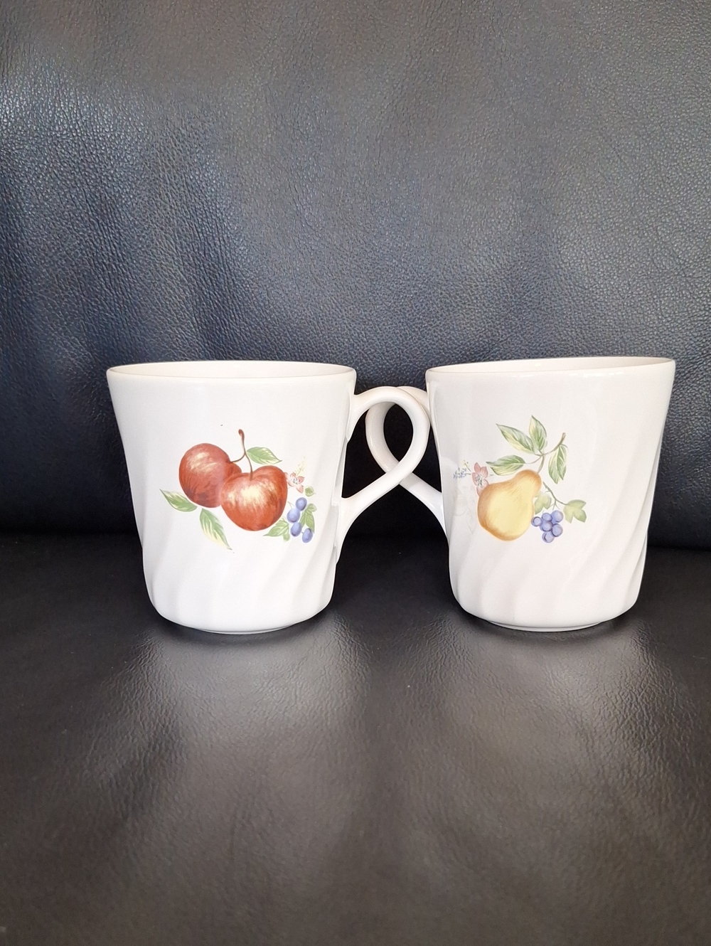 Pair CORELLE Fruit Chutney mugs